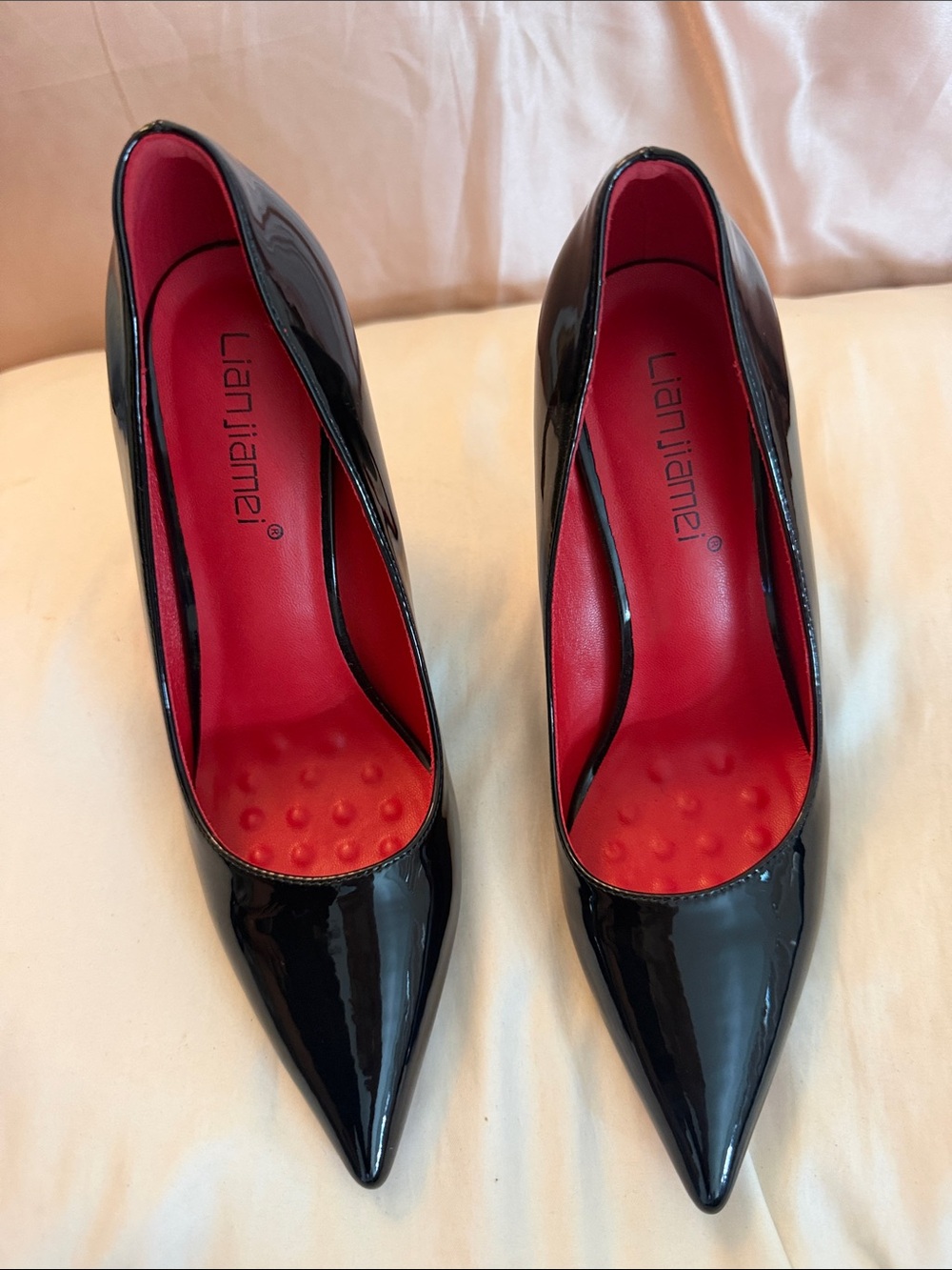 Black Heels With Red Bottom